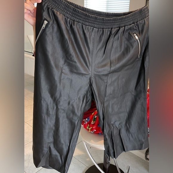 SALE!! Diva Plus Eloquii Faux Leather Wide Cropped Pants - Picture 6 of 6